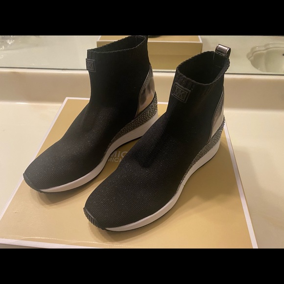 Michael Kors Shoes - Michael Kors Skyler Boots